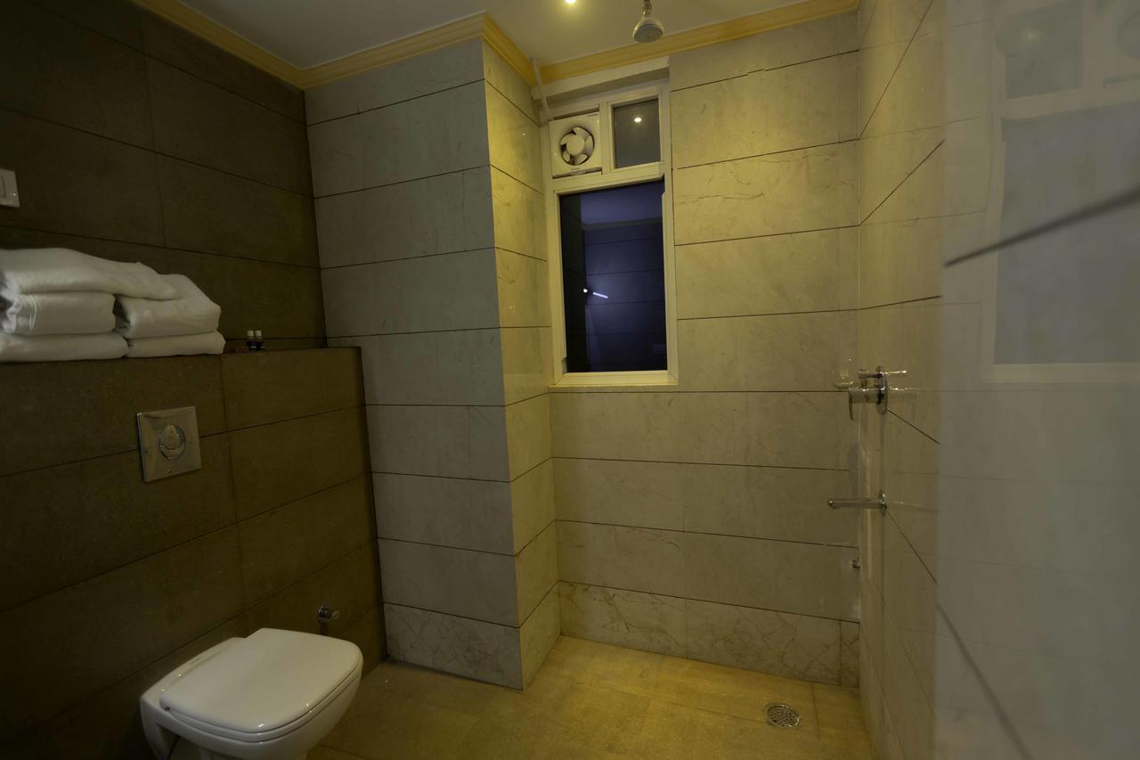 Hotel Kings Regency Drang エクステリア 写真